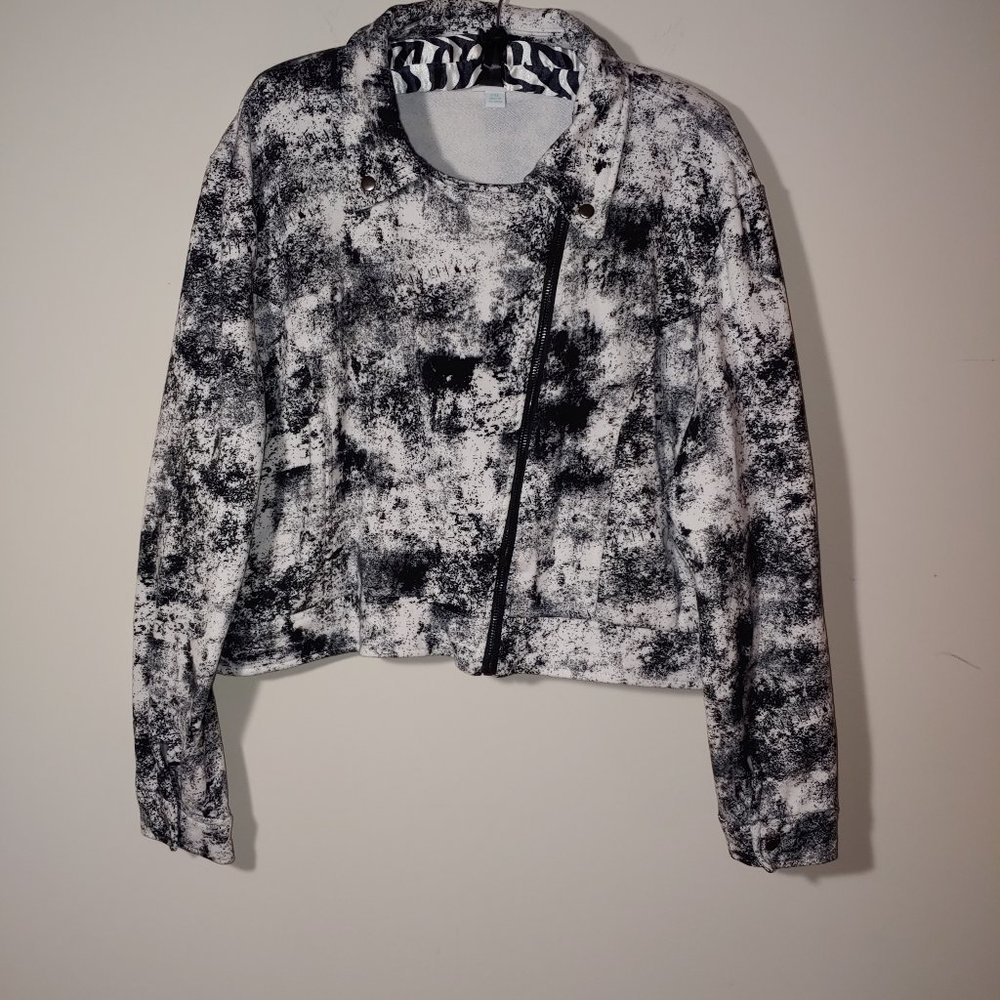 LulaRoe Presley Crop Moto Jacket Abstract Black White Print Size 2XL